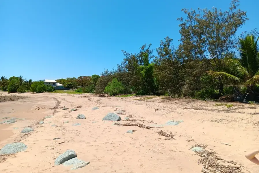 Extended view of Clairview Beach in North Queensland