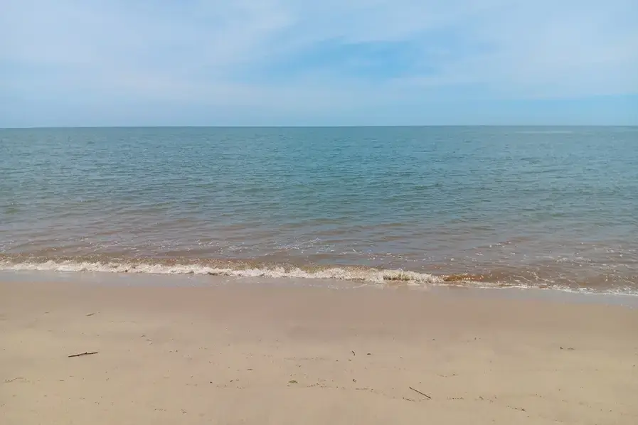 View of the Coral Sea at Newell Beach in Tropical North Queensland